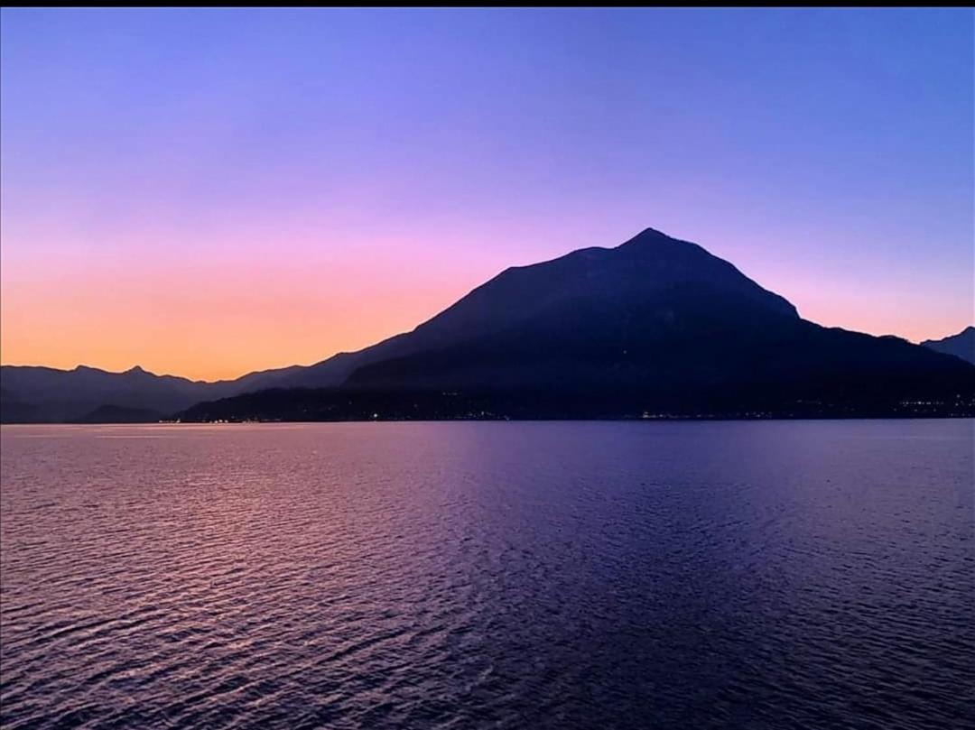 Dream Lake Panorama, Garage In The Center Of Varenna Exterior foto